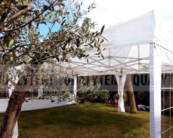 Montaje modular de carpa 8x6m de color blanco