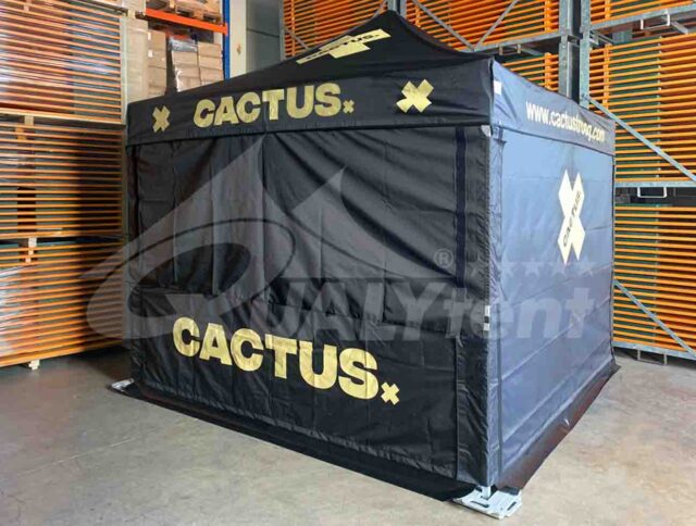 Carpa plegable con mostrador y cerramiento nocturno